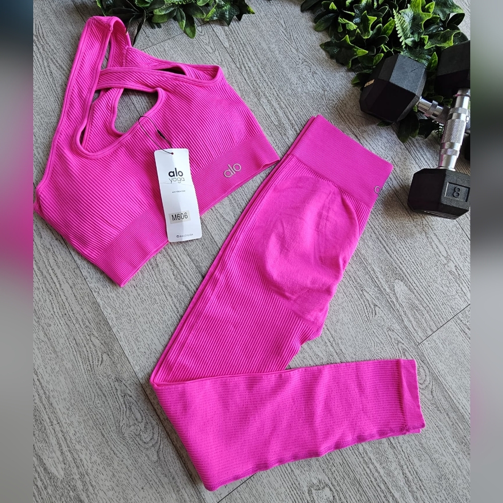 ALO Yoga Fuchsia Ribbed Leggings and Top Set - Picture 2 of 8